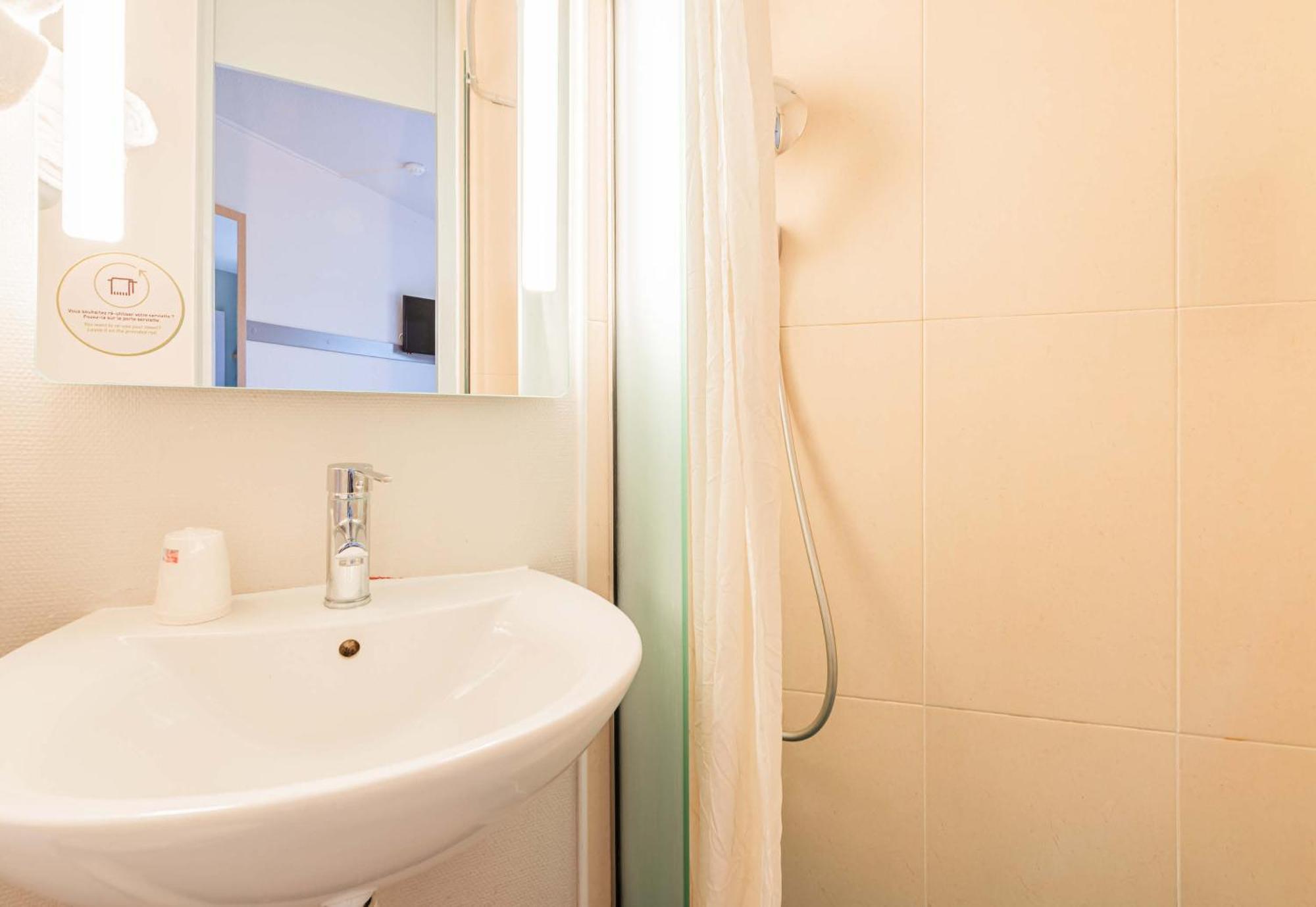 B&B Hotel Colmar Vignobles Ouest Wintzenheim Buitenkant foto