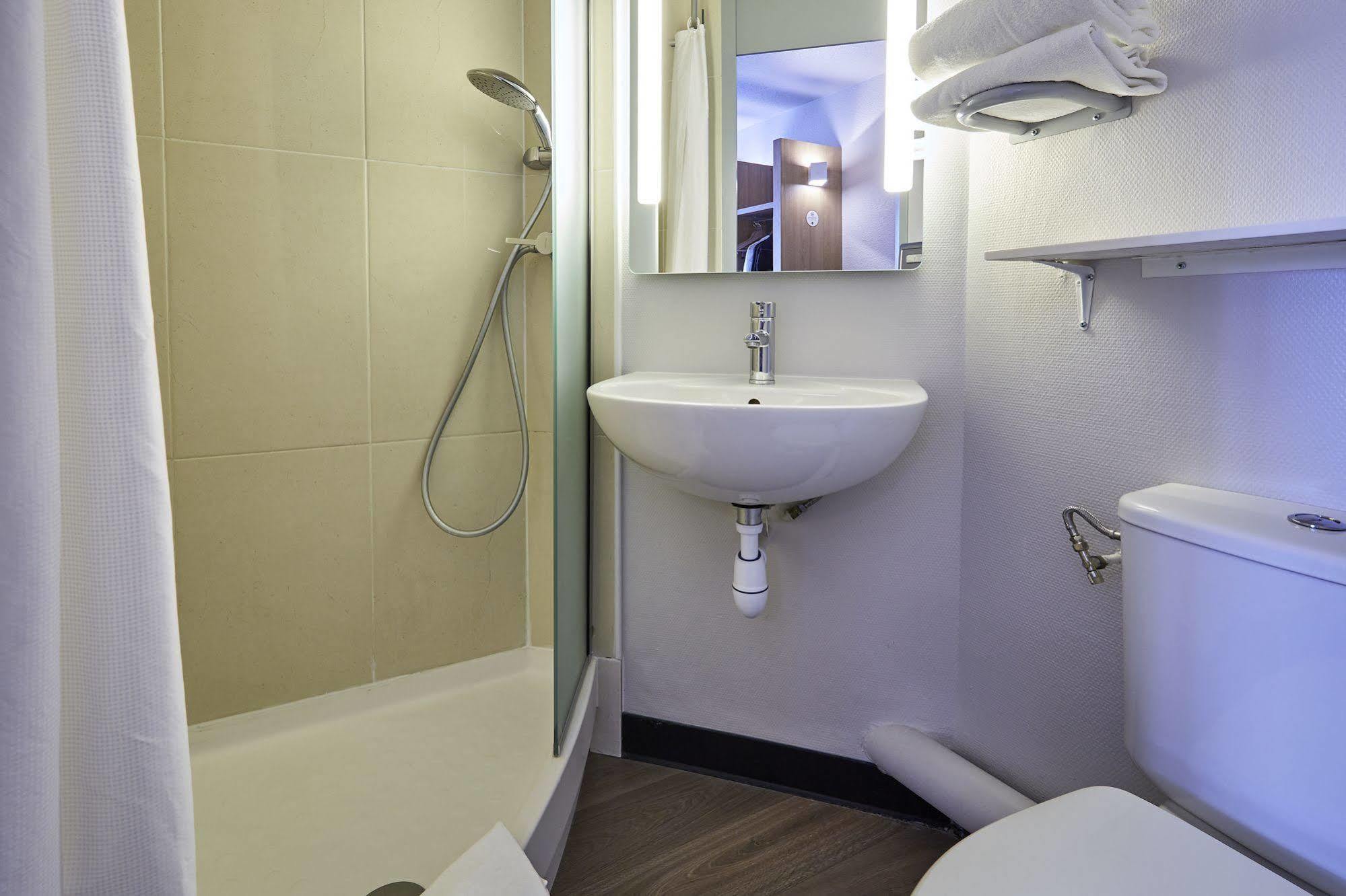 B&B Hotel Colmar Vignobles Ouest Wintzenheim Buitenkant foto