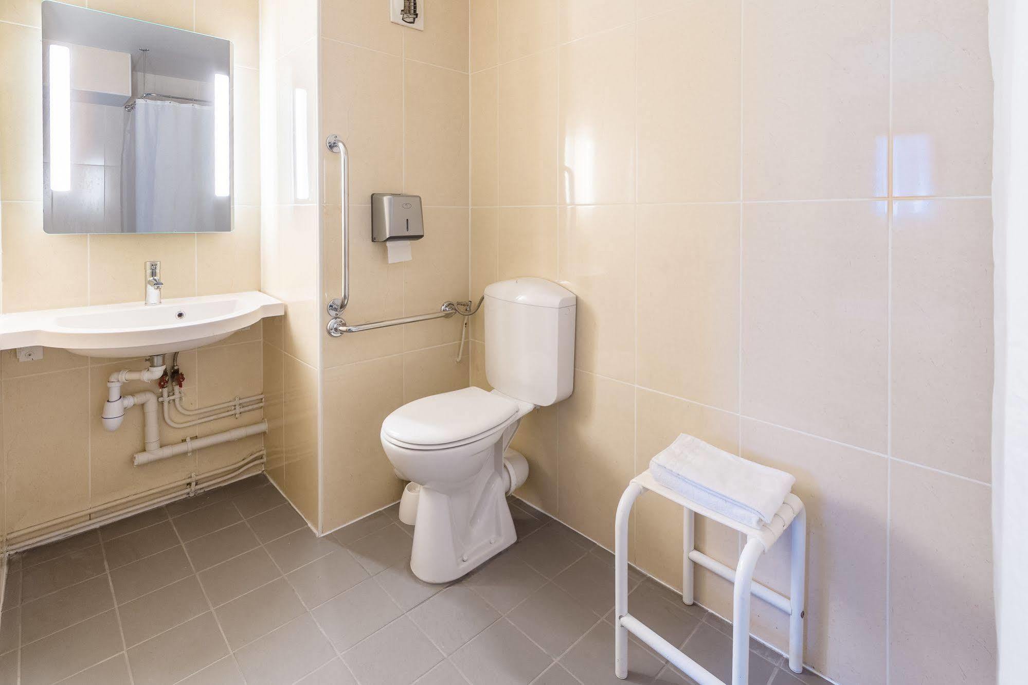 B&B Hotel Colmar Vignobles Ouest Wintzenheim Buitenkant foto